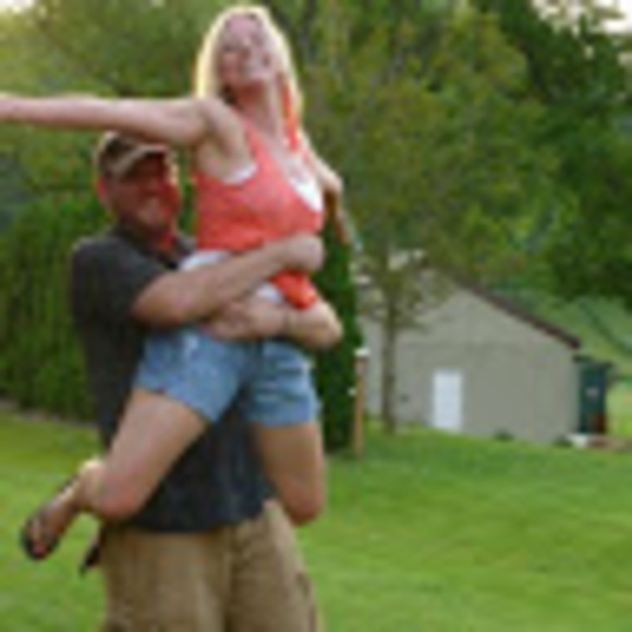 Meet your Posher, Kristin - Picture 1 of 1